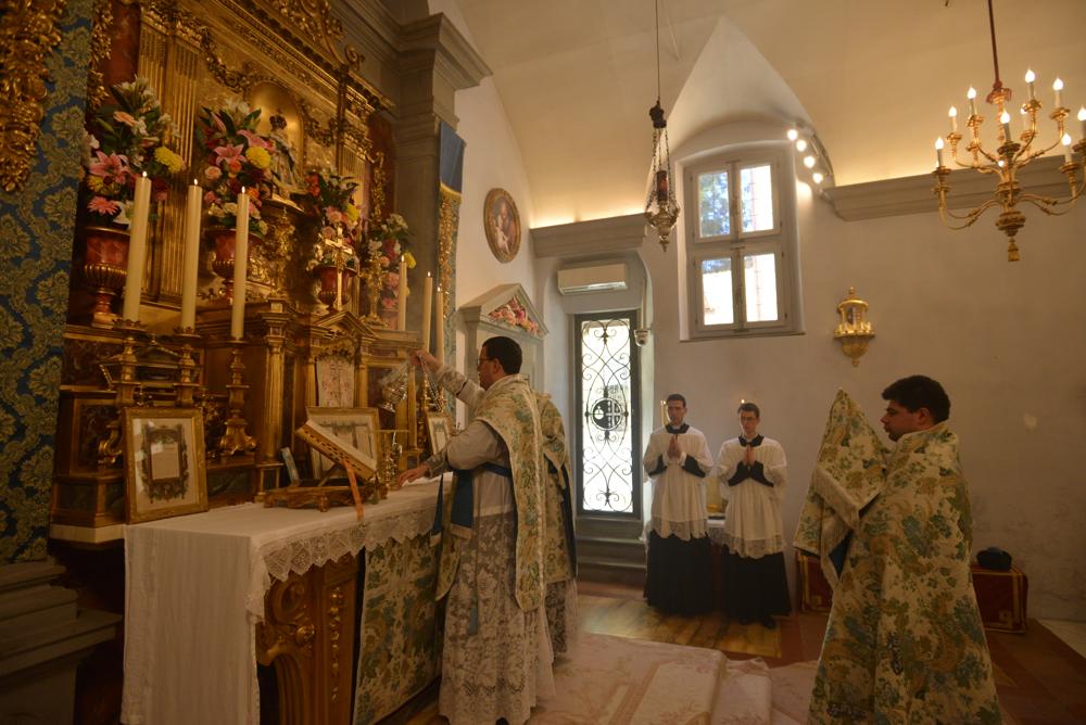Encensement de l&rsquo;autel